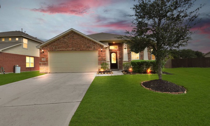 Houston House | Go see SHEN YUN, Tulum theme getaway, Turo Escalade available to RSVP. JACUZZI