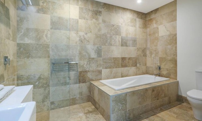 Noosa Heads House | Go with the flow in Noosa Sound