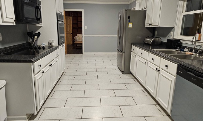 Pendleton King House | Goat House Close to Downtown Augusta