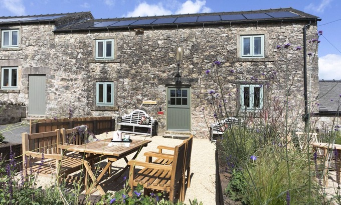 Brassington House | Golconda Cottage - Two Bedroom House, Sleeps 4