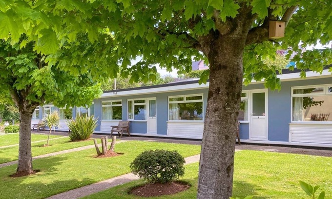 Brixham Ski Chalet | Gold 2 Bedroom Chalet Pet