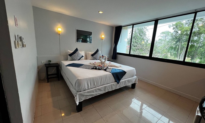 Chaweng City Center Hotel | Golden Monkey Samui