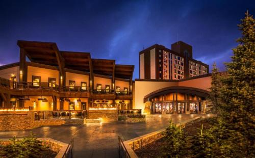 Stateline Hotel | Golden Nugget Lake Tahoe