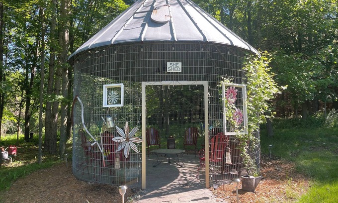 Stratford Apartment | Golden Pond Cozy Lower Level, Indoor & Outdoor Fire Pit, 30 min to Granite Peak