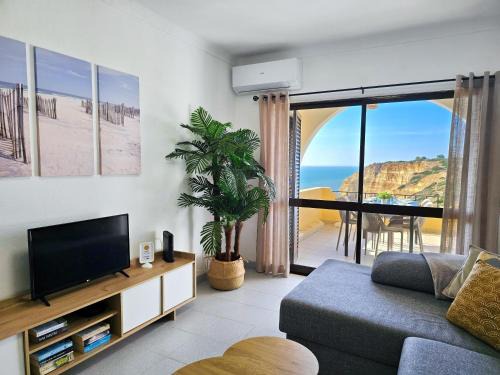Vale de Centianes Apartment | GOLDEN SUN - Sunny Balcony, Sea View, Beach, AC