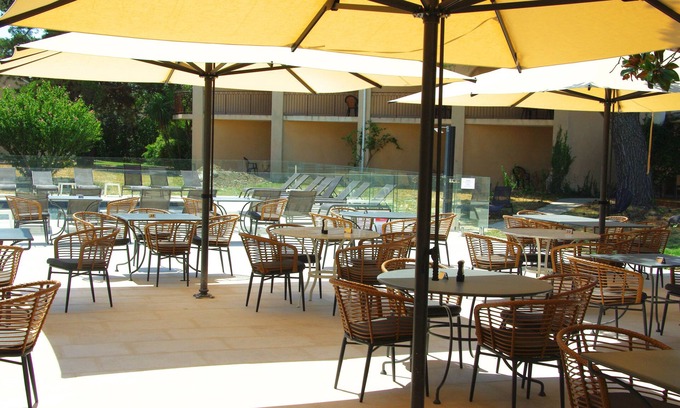 Montfavet Hotel | Golden Tulip Avignon Le Paradou