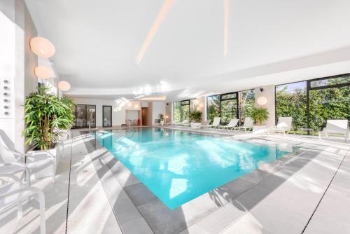 Limonest Hotel | GOLDEN TULIP LYON OUEST TECHLID Hotel & Spa