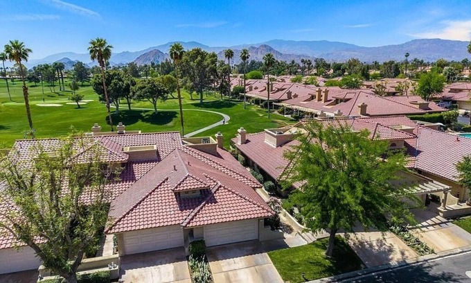 Palm Desert Condo | Golf Course Views + Resort Amenities - 2BR/2BA Palm Desert Condo at Woodhaven CC