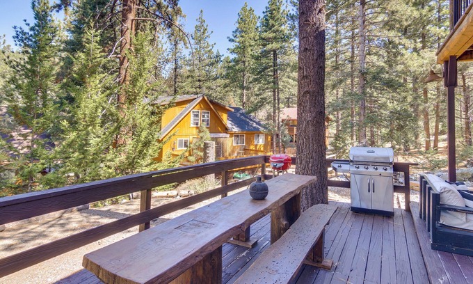 Pine Mountain Club Cabin | Golf & Swim! Pine Mtn Club Retreat w/Game Area