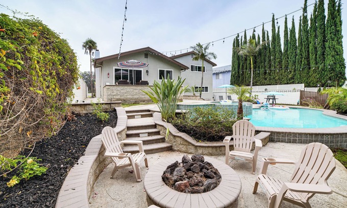 Corona House | Golf, Swim, Relax: Family Retreat in Corona!