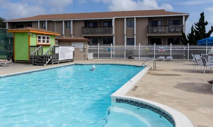 Sea Scape Condo | Golf View Charming 2-bedroom condo in Kitty Hawk with fitness room, sleeps 6.