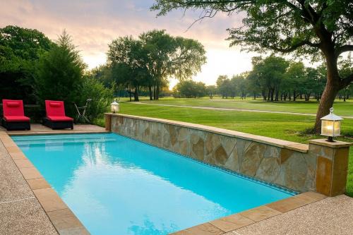 April Sound House | Golfers' Paradise 3BR Single House with Private Pool & Golf Course View- Man Gated, Marina in Lake Conroe, Tennis courts & Gym Access