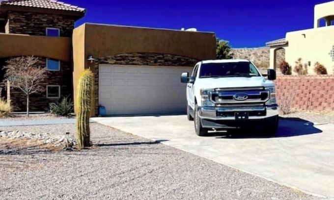 Elephant Butte House | Golfers Paradise - free round of golf for 2 included.