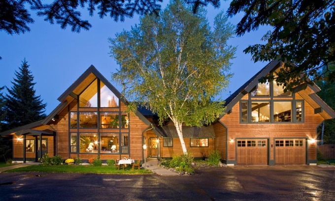 Whitefish Cabin | Good Medicine Lodge