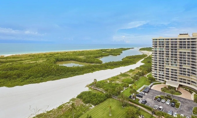 Marco Island Condo | Gorgeous 17th fl sunsets @ South Seas 2BR/2BA NEW mattresses updated furnishings