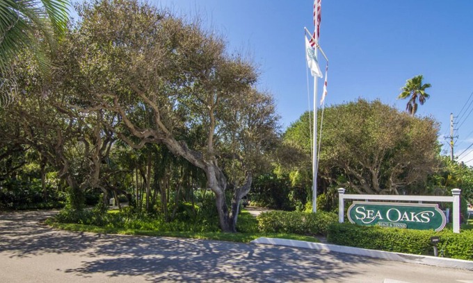 Wabasso Beach Condo | Gorgeous 2 Bedroom 2 Bath Sea Oaks Tennis Villa