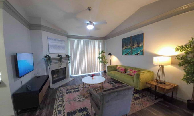 North Burnet Apartment | Gorgeous 2BR next to the Domain 4150