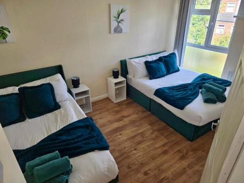 Abbey Wood Apartment | Gorgeous 3 bed House - Free Parking near Elizabeth line