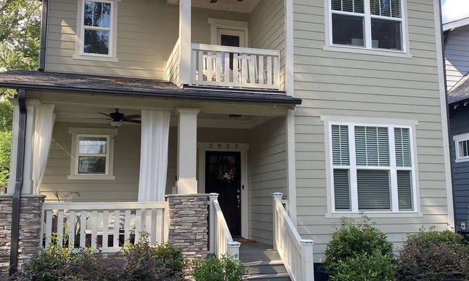 Charlotte House | Gorgeous 3 bedroom house with patio and firepit