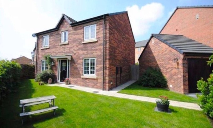 Stanley House | Gorgeous 4 bed house by St. Aidans RSPB Reserve