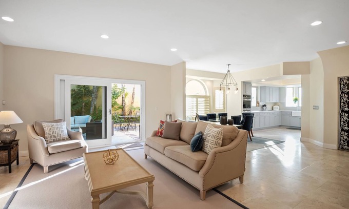 North Redondo House | Gorgeous 4-bedroom home close to the beach