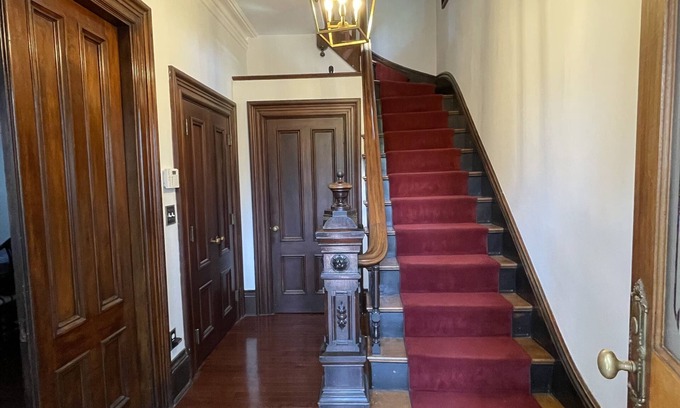 Porter Square House | Gorgeous 4+ br 3.5 ba Harvard mansion: Cambridge Cosmopolitan