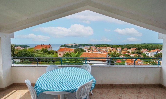 Pjescana Uvala Apartment | Gorgeous apartment in Pjescana Uvala