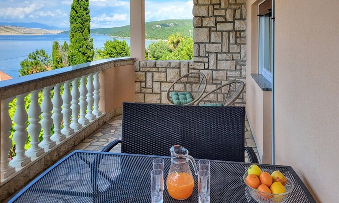 Jadranovo Apartment | Gorgeous apartment in Jadranovo