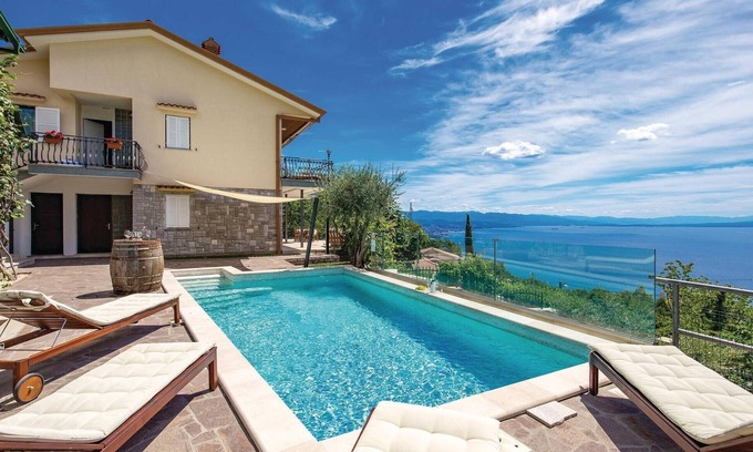 Bregi Apartment | Gorgeous apartment in Matulji with WiFi