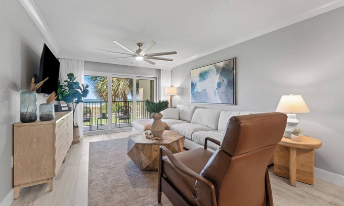 Sunset Beach Condo | Gorgeous Beachfront Condo: Experience Luxury w/Stunning Gulf Views @ Lands End