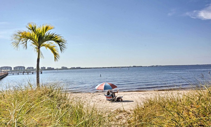 Yacht Club Cottage | Gorgeous Cape Coral Duplex Home w/Modern Interior