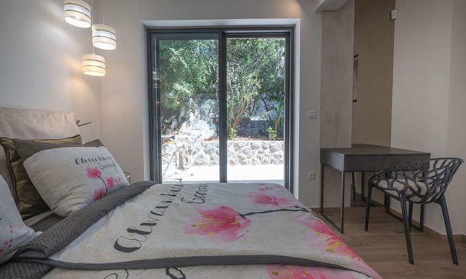 Cove Murtar Villa | Gorgeous Croatian Villa | Villa Hana | 3 Bedrooms | Heated Pool | Mooring