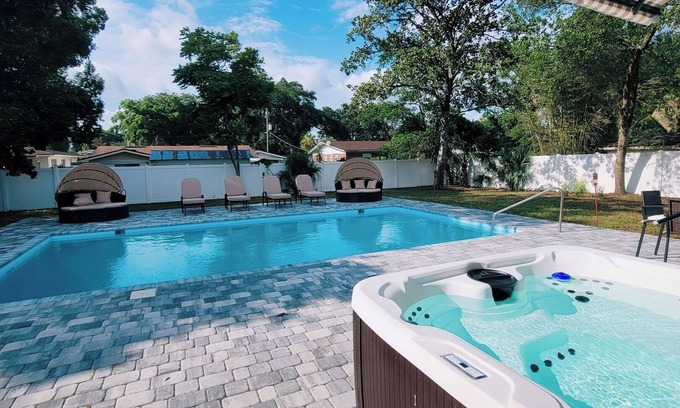 Arlington House | Gorgeous Florida Pool and Spa Home