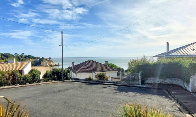 Meschers-sur-Gironde House | Gorgeous home in Meschers-sur-Gironde
