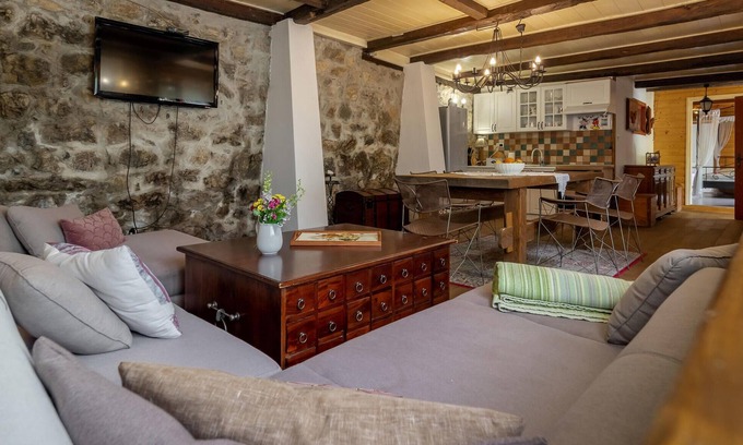 Brod na Kupi House | Gorgeous home in Brod na Kupi with WiFi