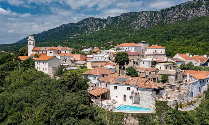 Bribir House | Gorgeous home in Bribir with WiFi