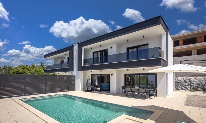 Kostrena House | Gorgeous home in Kostrena