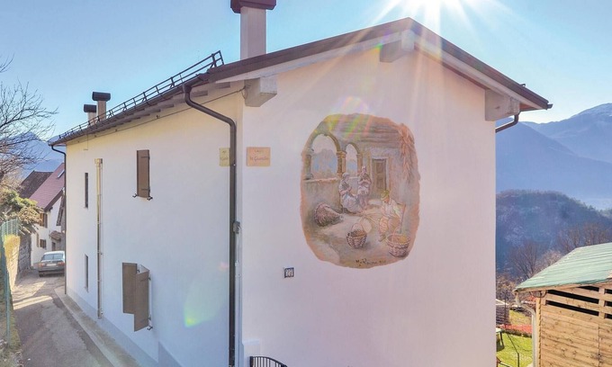 Trava House | Gorgeous home in Lauco (UD) with WiFi