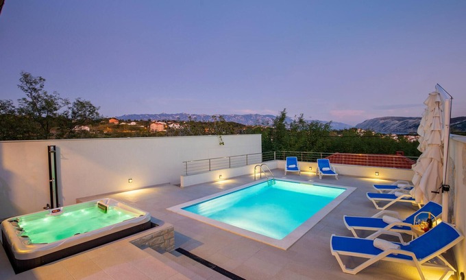 Lopar House | Gorgeous home in Lopar