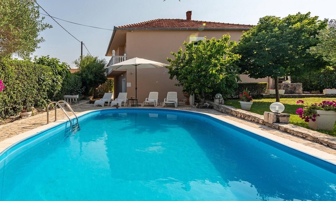 Lovinac House | Gorgeous home in Lovinac with WiFi