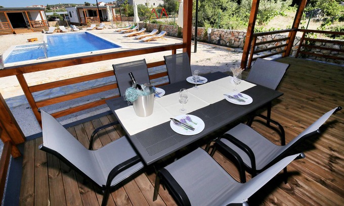 Murter House | Gorgeous home in Murter with kitchen