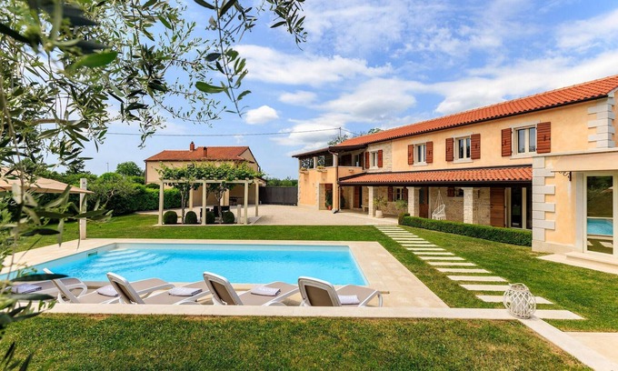 Beram House | Gorgeous home in Pazin