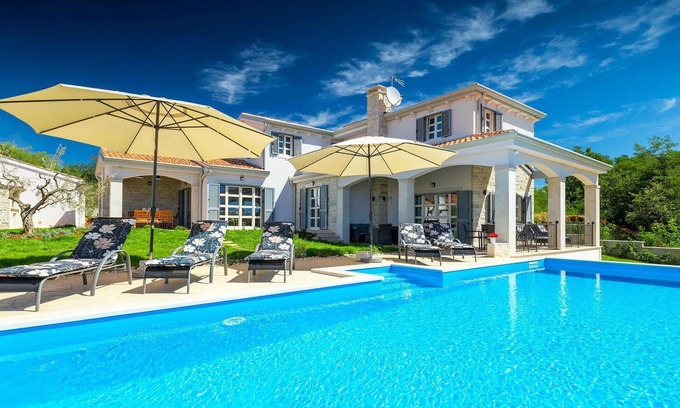 Kastelir-Labinci House | Gorgeous home in Porec