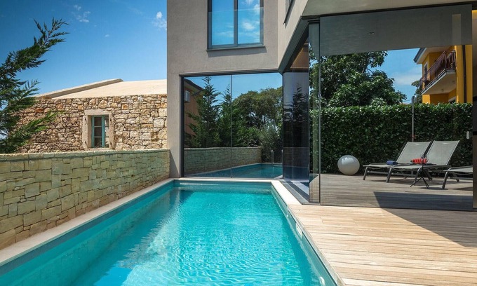 Mugeba House | Gorgeous home in Porec with sauna