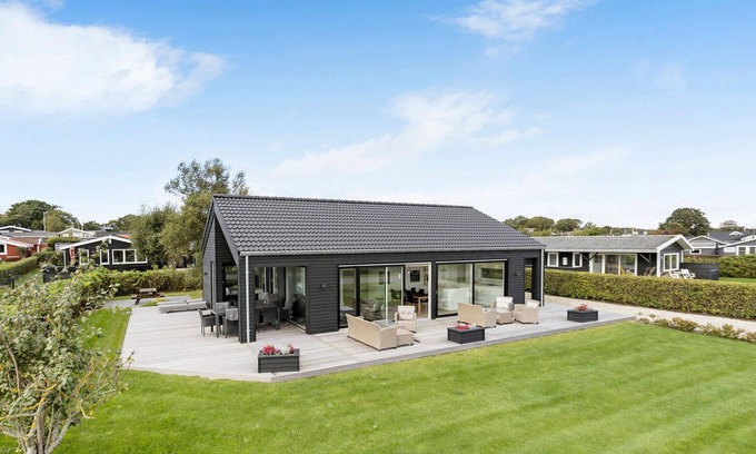 Sæby House | Gorgeous home in Sæby with WiFi