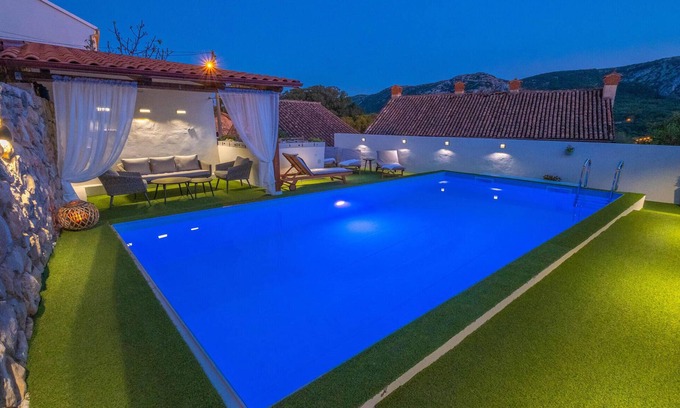 Tribalj House | Gorgeous home in Tribalj with kitchen