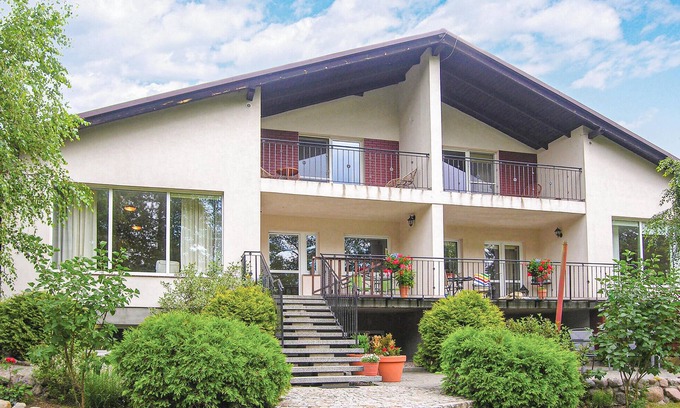 Chorzemin House | Gorgeous home in Wolsztyn with kitchen