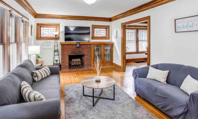 Rochester Apartment | ~Gorgeous Home~ Mins to Strong/UofR/Airport/Dwnt/RIT w/new AC