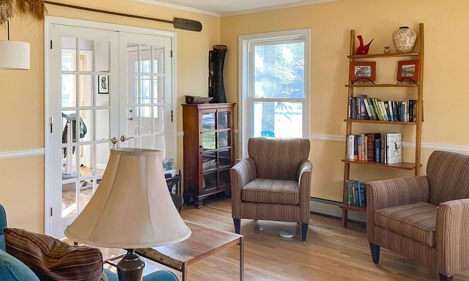 Shelburne House | Gorgeous home with fireplace, furnished deck, enclosed yard, & washer/dryer