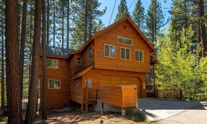 Black Bart Cabin | Gorgeous & Modern Cabin nr. Heavenly, Casinos and Outdoor Adventures